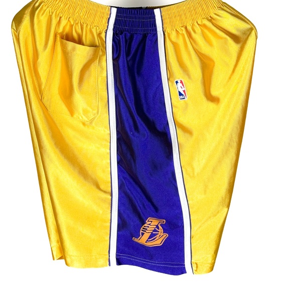 Vintage Los Angeles Lakers Shorts - Picture 2 of 3